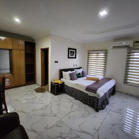 Nue-Crest Hotels & Suites Enugu Buitenkant foto