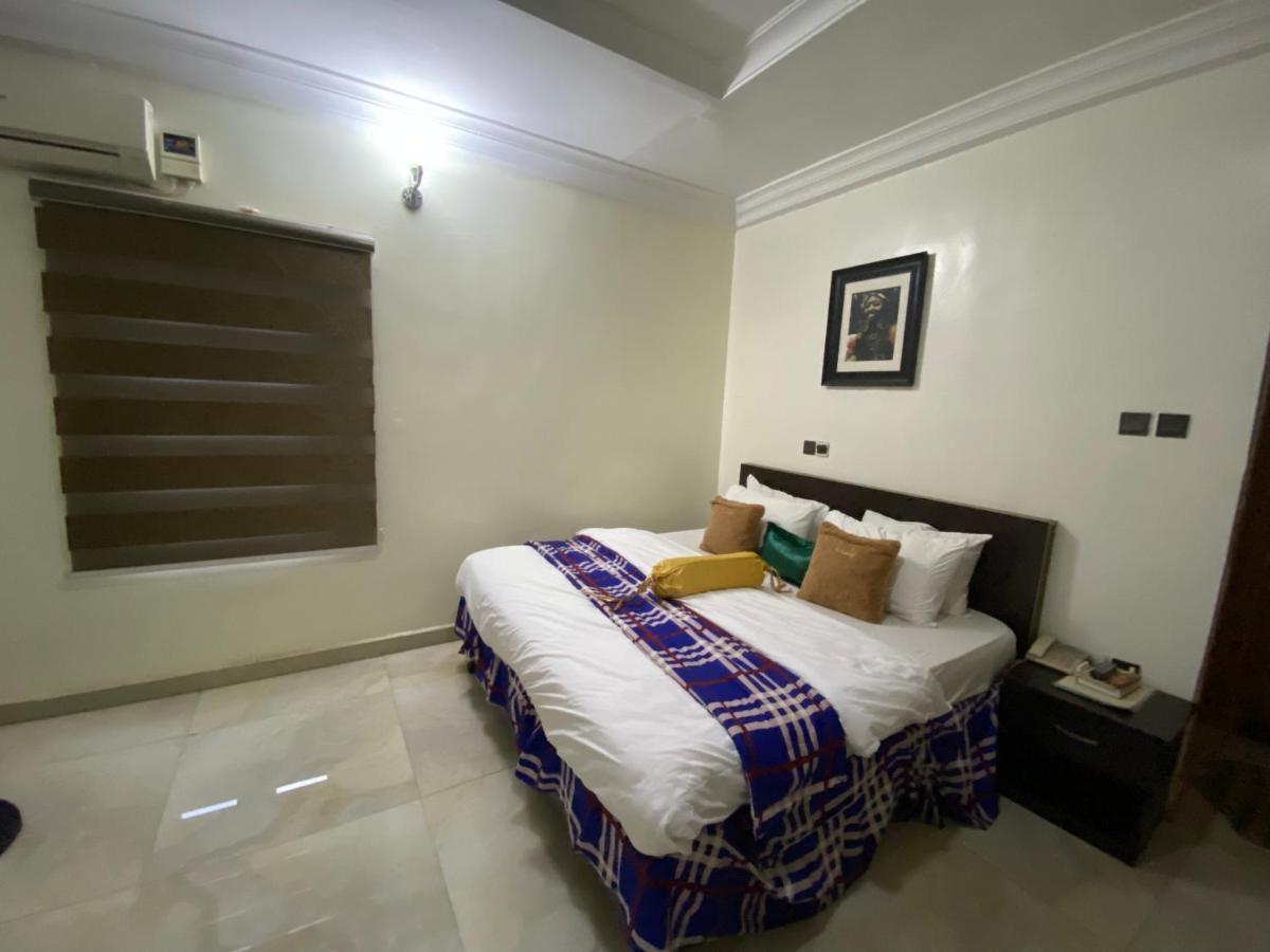 Nue-Crest Hotels & Suites Enugu Buitenkant foto