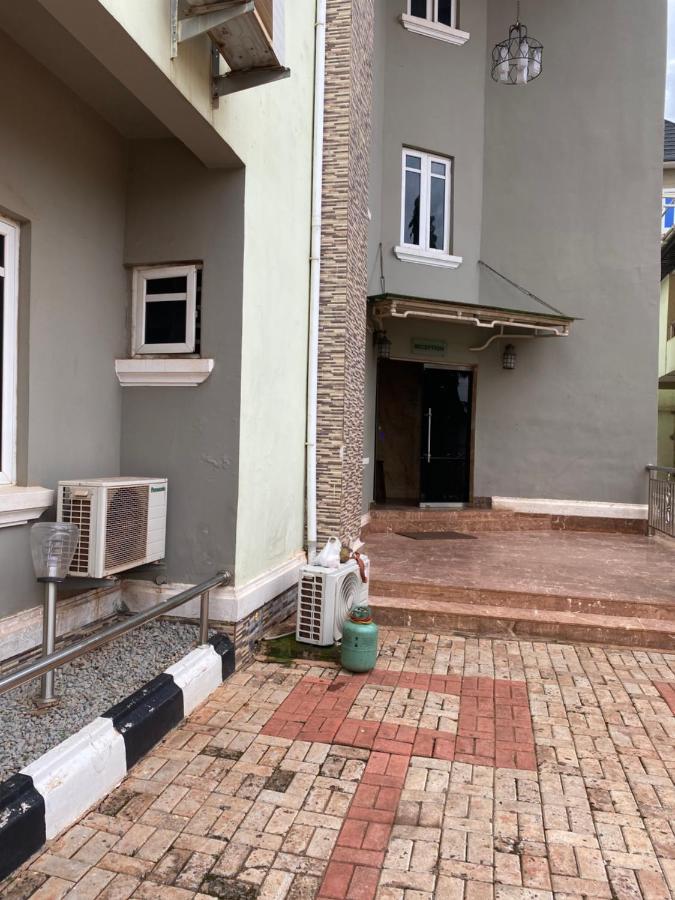 Nue-Crest Hotels & Suites Enugu Buitenkant foto